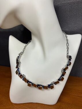 Beautiful Spoutnik necklace 💕. 18 inches